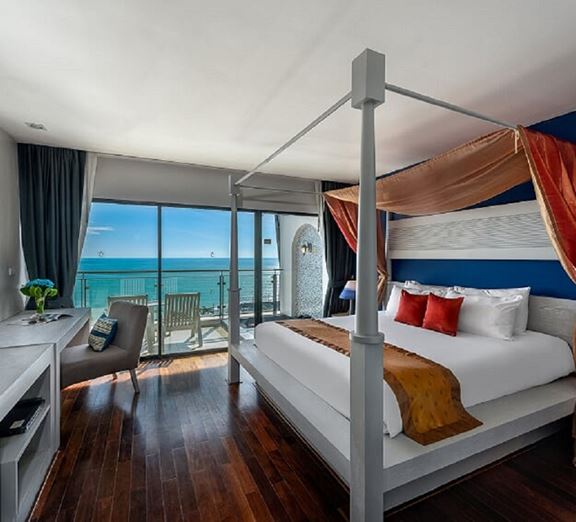 https://content.coraltravel.ua/resize/576x522/media/image/33/2548/637294392312182260.jpg